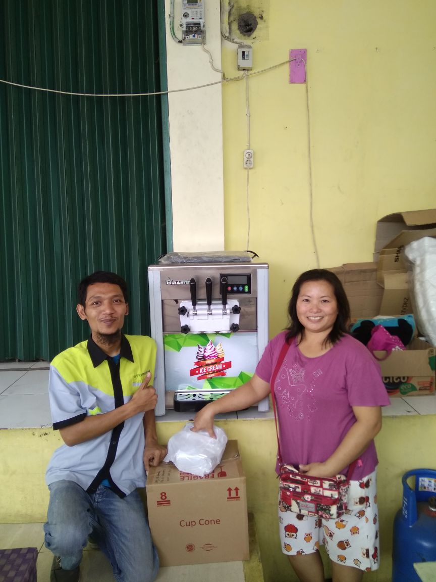 Ibu Venny, Depok, Soft ice Cream Machine