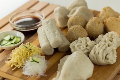 Beragam Empek Empek Panjang Bulat Telur Kecil Keriting dan Tahu 1