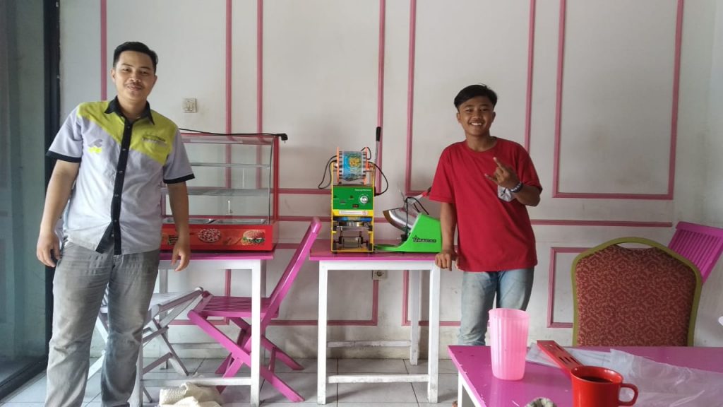 Umi Resto - Bogor - Warming Showcase WS2P, Ice Crusher WS07, Manual Cup Sealing HS85 - 11 Februari 2019 - DONE